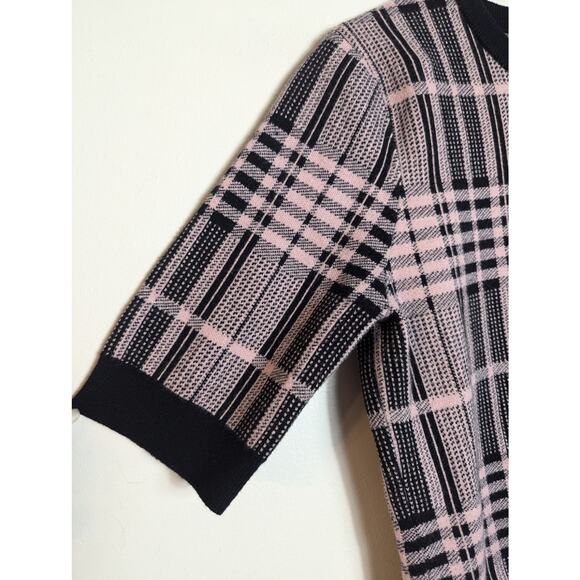 NWOT Tahari Pink and Black Plaid Short Sleeve Sweater - Picture 2 of 6